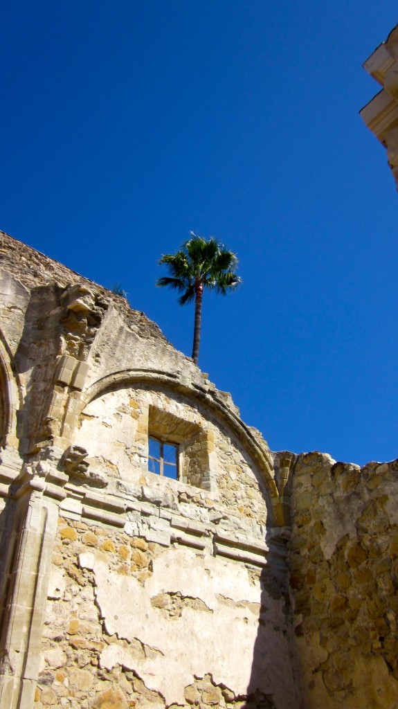 Damaged remains of chapel at San Juan Capistrano Mission from 1812 earthquake that killed 40 worshipers 